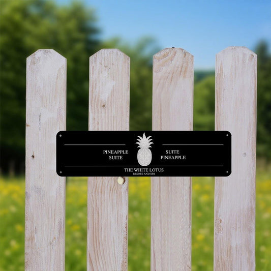 vacation Pineapple Suite Sign: Aluminum Tropical Resort Party Decor